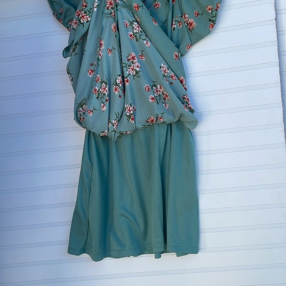 Junior’s Sage Dress- Size Large - Picture 3 of 4
